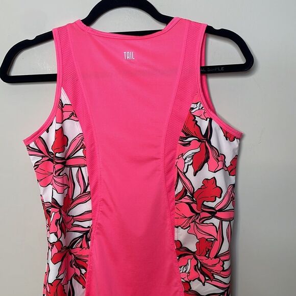 Tail Floral Fantasy Alora Crewneck Tennis Tank Size Medium - Picture 8 of 8